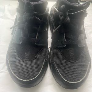 Kids Nike Harrachue Sneakers